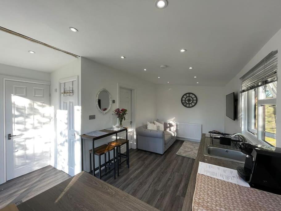 The Cabin Welwyn Garden City Εξωτερικό φωτογραφία