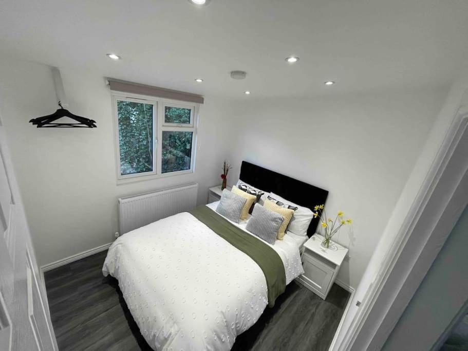 The Cabin Welwyn Garden City Εξωτερικό φωτογραφία