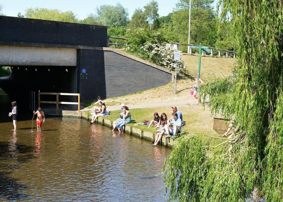 The Cabin Welwyn Garden City Εξωτερικό φωτογραφία